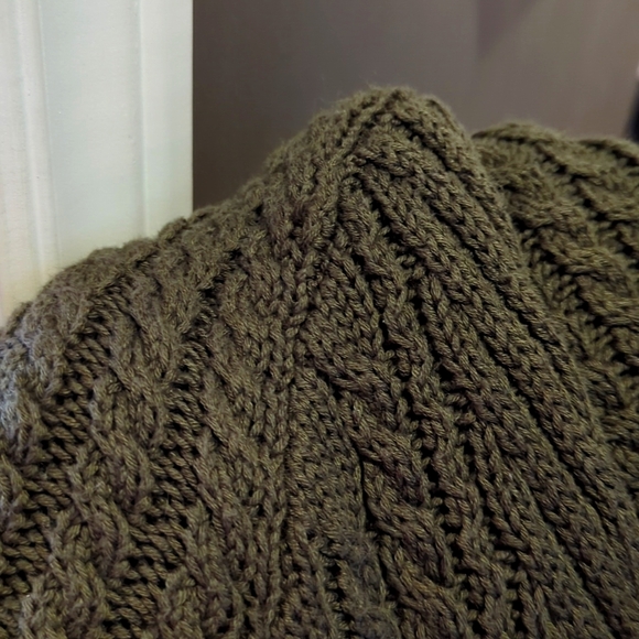 Forever 21 Cable Knit Sweater - Picture 3 of 3